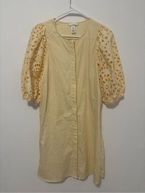 H&M butter yellow eyelet puff sleeve button down shift dress